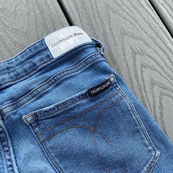 πΈ2/$25πΈ Calvin Klein Skinny Jeans